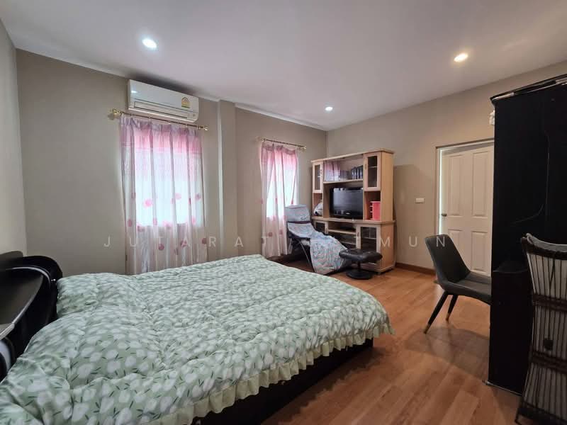 Casa Ville Ramkhamhaeng-Wongwaen, Bangkok, Soi Rat Phatthana (Soi Misteen), Ramkhamhaeng Road, Saphan Sung, Bangkok, 4 Bedrooms, 275 sqm, Single Detached House For Sale, by Jutarat Jitmun, 500460351 - DDproperty.com