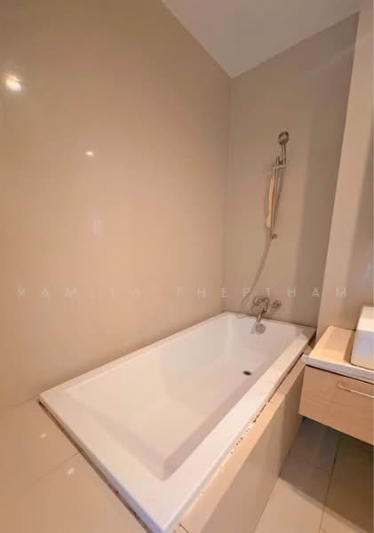 The Issara Ladprao, Bangkok, 296 Ladpao Road, Jom Phon, Chatuchak, Bangkok, 1 Bedroom, 35 sqm, Condo For Rent, by Ramita Theptham, 500460396 - DDproperty.com