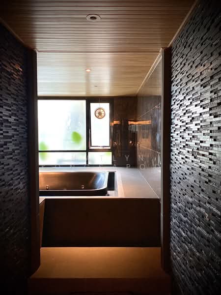 Vtara Sukhumvit 36, Bangkok, 118 Soi Saen Sabai, Phra Kanong, Khlong Toei, Bangkok, 2 Bedrooms, 91 sqm, Condo For Rent, by Natlyn Kongsapook, 500460413 - DDproperty.com