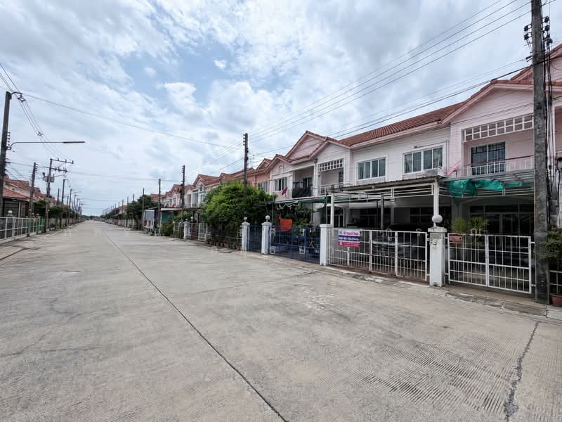 Baan Phet Anan, Pathum Thani, Lat Sawai, Lam Luk Ka, Pathum Thani, 3 Bedrooms, 118 sqm, Townhouse For Sale, by ภัทรนัน อิศรางกูร ณ อยุธยา, 500460468 - DDproperty.com