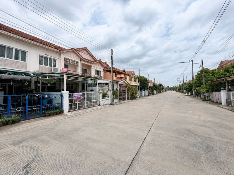 Baan Phet Anan, Pathum Thani, Lat Sawai, Lam Luk Ka, Pathum Thani, 3 Bedrooms, 118 sqm, Townhouse For Sale, by ภัทรนัน อิศรางกูร ณ อยุธยา, 500460468 - DDproperty.com
