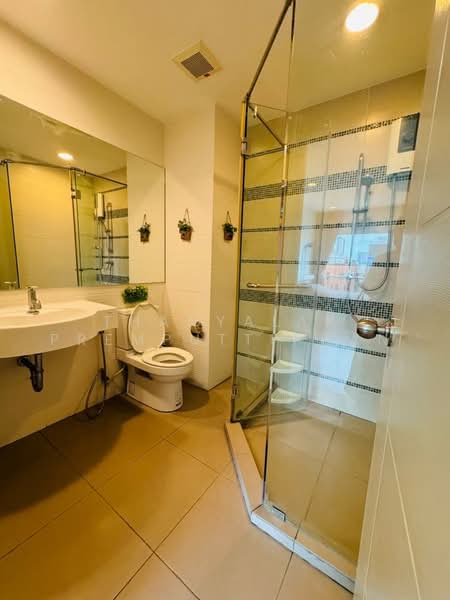 Centric Sathorn-St Louis, Bangkok, Sathorn Nua Road, Yan Nawa, Sathon, Bangkok, 1 Bedroom, 35 sqm, Condo For Rent, by Thanyalak Premputtiphan, 500460489 - DDproperty.com