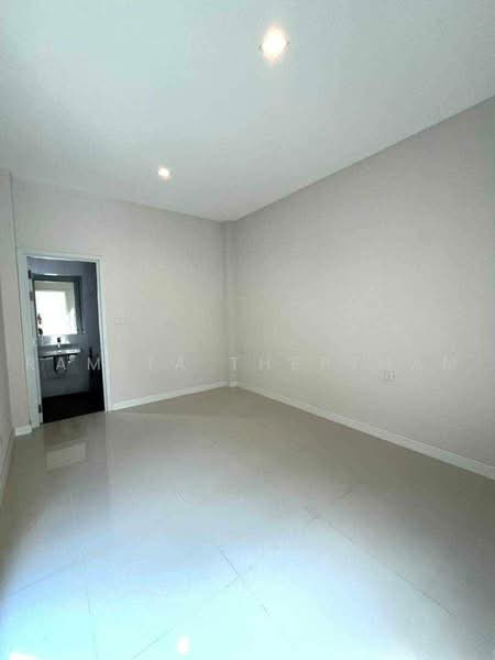 undefined, Bangkok, Tha Rang, Bang Khen, Bangkok, 4 Bedrooms, 233 sqm, Townhouse For Sale, by Ramita Theptham, 500460501 - DDproperty.com