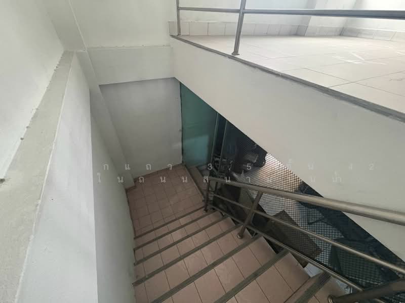 Perfect for a restaurant, café, retail store, showroom, office, Nonthaburi, Tha-Sai, Muang Nonthaburi, Nonthaburi, 4 Bedrooms, 336 sqm, Townhouse For Sale, by ขายตึกแถว 3.5 ชั้น 42 ตรว. ในถนนสนามบินน้ำ ใกล้กระทรวงพาณิชย์, 500460515 - DDproperty.com