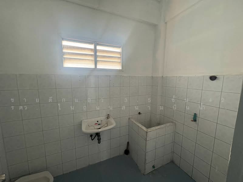 Perfect for a restaurant, café, retail store, showroom, office, Nonthaburi, Tha-Sai, Muang Nonthaburi, Nonthaburi, 4 Bedrooms, 336 sqm, Townhouse For Sale, by ขายตึกแถว 3.5 ชั้น 42 ตรว. ในถนนสนามบินน้ำ ใกล้กระทรวงพาณิชย์, 500460515 - DDproperty.com
