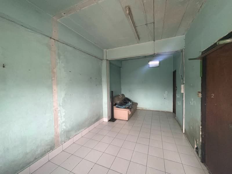 Perfect for a restaurant, café, retail store, showroom, office, Nonthaburi, Tha-Sai, Muang Nonthaburi, Nonthaburi, 4 Bedrooms, 336 sqm, Townhouse For Sale, by ขายตึกแถว 3.5 ชั้น 42 ตรว. ในถนนสนามบินน้ำ ใกล้กระทรวงพาณิชย์, 500460515 - DDproperty.com