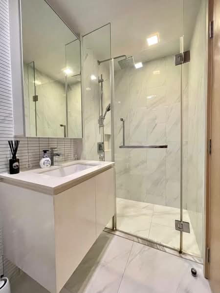 Hyde Sukhumvit 11, Bangkok, 11 Soi Sukhumvit 11, Khlongtoei Nua, Watthana, Bangkok, 2 Bedrooms, 59 sqm, Condo For Sale, by Chomratkamol Soontorntarawong (Gor), 500460540 - DDproperty.com