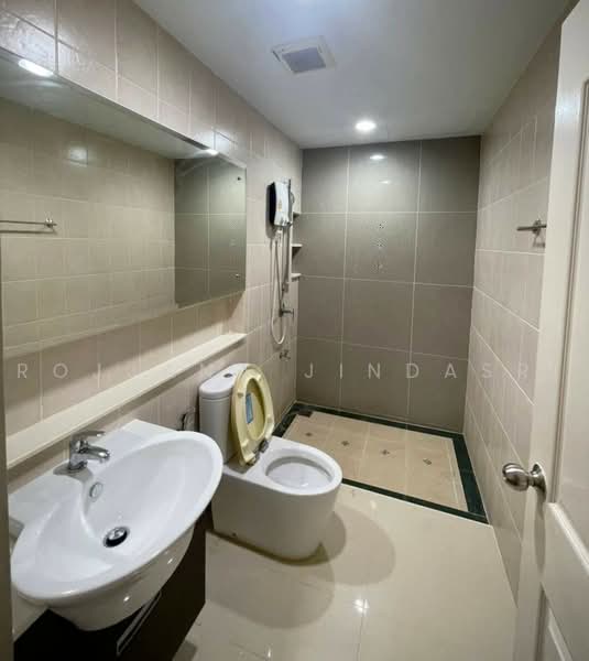 Baan Klang Muang S-Sense Rama 9-Ladprao, Bangkok, Soi Ladprao 84, Ladprao Road, Wang Thonglang, Bangkok, 4 Bedrooms, 180 sqm, Townhouse For Rent, by Rojjana Jindasri, 500460548 - DDproperty.com