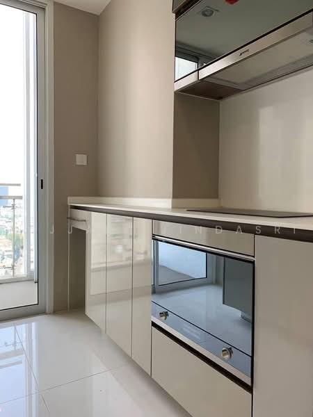 The Room Sathorn, Bangkok, 78 Pan Road, Silom, Bang Rak, Bangkok, 1 Bedroom, 47 sqm, Condo For Rent, by Rojjana Jindasri, 500460593 - DDproperty.com