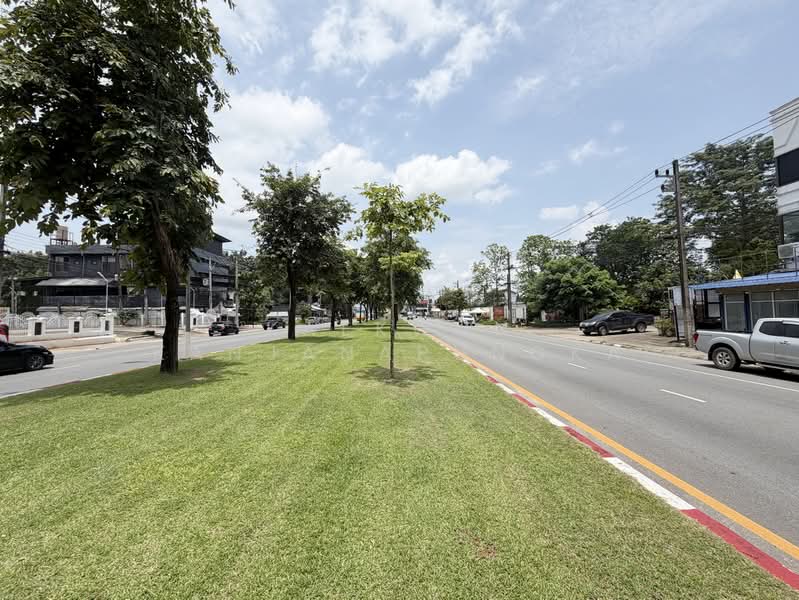 3-Storey Commercial Building for Sale on Main Road Near Chiang Rai Rajabhat University (Code: OB15), Chiang Rai, Ban Du, Muang Chiang Rai, Chiang Rai, , 220 sqm, Shophouse For Sale, by Kaekwun Kanjanapungka, 500460647 - DDproperty.com