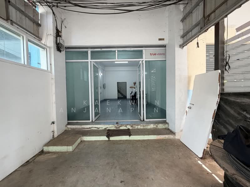 3-Storey Commercial Building for Sale on Main Road Near Chiang Rai Rajabhat University (Code: OB15), Chiang Rai, Ban Du, Muang Chiang Rai, Chiang Rai, , 220 sqm, Shophouse For Sale, by Kaekwun Kanjanapungka, 500460647 - DDproperty.com