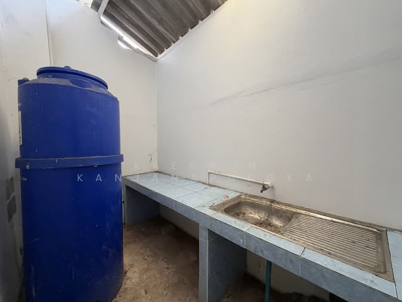 3-Storey Commercial Building for Sale on Main Road Near Chiang Rai Rajabhat University (Code: OB15), Chiang Rai, Ban Du, Muang Chiang Rai, Chiang Rai, , 220 sqm, Shophouse For Sale, by Kaekwun Kanjanapungka, 500460647 - DDproperty.com