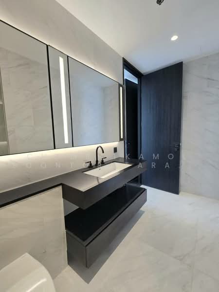 Tait Sathorn 12, Bangkok, Soi Sathorn 12, Sathorn Road, Silom, Bang Rak, Bangkok, 2 Bedrooms, 92 sqm, Condo For Sale, by Chomratkamol Soontorntarawong (Gor), 500460703 - DDproperty.com