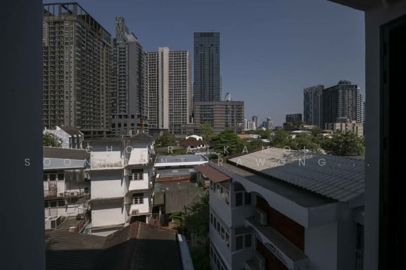 Via 34, Bangkok, 15 Soi Sukhumvit 34, Khong Tan, Khlong Toei, Bangkok, 2 Bedrooms, 88 sqm, Condo For Rent, by Chomratkamol Soontorntarawong (Gor), 500460754 - DDproperty.com