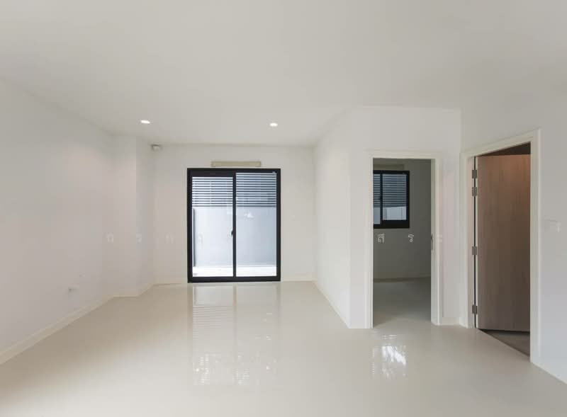Nirvana DEFINE Krungthep Kreetha, Bangkok, Srinakarin-Romklao Road, Hua Mak, Bang Kapi, Bangkok, 4 Bedrooms, 203 sqm, Townhouse For Sale, by กรกฤตย์ บุญสระ, 500460871 - DDproperty.com