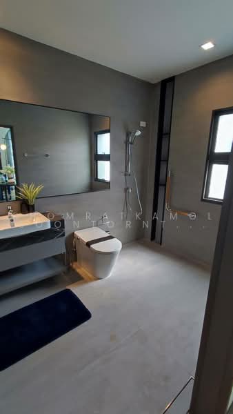 Grand Bangkok Boulevard Rama 9-Krungthepkreetha, Bangkok, Srinakarin-Romklao Road, Saphan Sung, Bangkok, 5 Bedrooms, 593 sqm, Single Detached House For Sale, by Chomratkamol Soontorntarawong (Gor), 500460890 - DDproperty.com