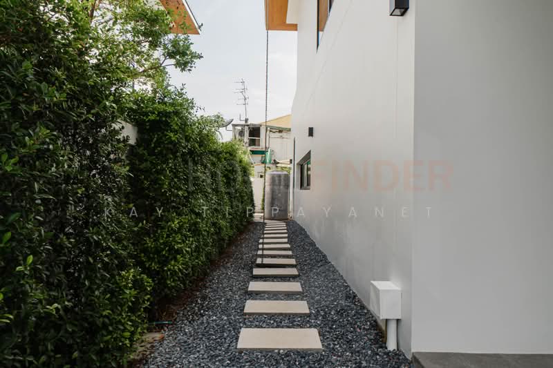 EDEN Srinakarin Suan Luang, Bangkok, 62 Chaloem Phra Kiat Rama IX Soi 62, Dok Mai, Prawet, Bangkok, 4 Bedrooms, 416 sqm, Single Detached House For Sale, by Kay Tippayanet, 500460938 - DDproperty.com