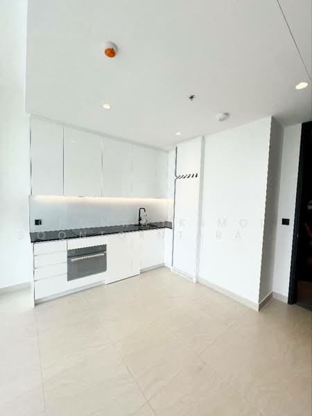 Tait Sathorn 12, Bangkok, Soi Sathorn 12, Sathorn Road, Silom, Bang Rak, Bangkok, 1 Bedroom, 52 sqm, Condo For Sale, by Chomratkamol Soontorntarawong (Gor), 500461046 - DDproperty.com