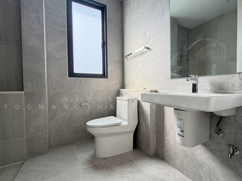 The Bliss Signature Rama 3 – Dao Khanong, Bangkok, Chom Thong, Bangkok, 3 Bedrooms, 240 sqm, Semi-Detached House (Twin House) For Sale, by NATTAPHONG Yodmanotham (K. Book), 500461105 - DDproperty.com