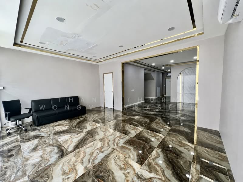 Patio Watcharapol-Ramindra, Bangkok, Watcharapol Road, Tha Rang, Bang Khen, Bangkok, 4 Bedrooms, 22 sqm, Townhouse For Rent, by Thananthorn Wongvarnkaseam, 500461117 - DDproperty.com