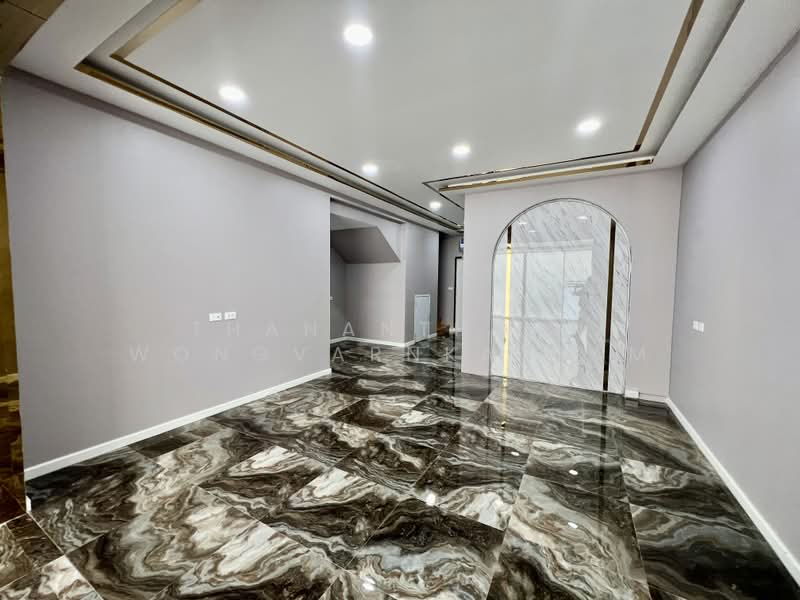 Patio Watcharapol-Ramindra, Bangkok, Watcharapol Road, Tha Rang, Bang Khen, Bangkok, 4 Bedrooms, 22 sqm, Townhouse For Rent, by Thananthorn Wongvarnkaseam, 500461117 - DDproperty.com