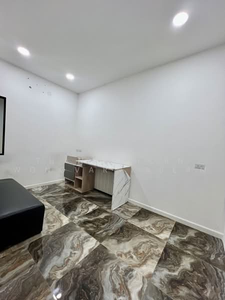 Patio Watcharapol-Ramindra, Bangkok, Watcharapol Road, Tha Rang, Bang Khen, Bangkok, 4 Bedrooms, 22 sqm, Townhouse For Rent, by Thananthorn Wongvarnkaseam, 500461117 - DDproperty.com