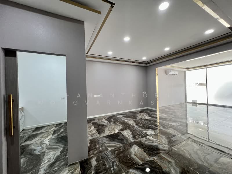 Patio Watcharapol-Ramindra, Bangkok, Watcharapol Road, Tha Rang, Bang Khen, Bangkok, 4 Bedrooms, 22 sqm, Townhouse For Rent, by Thananthorn Wongvarnkaseam, 500461117 - DDproperty.com