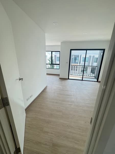 Patio Watcharapol-Ramindra, Bangkok, Watcharapol Road, Tha Rang, Bang Khen, Bangkok, 4 Bedrooms, 22 sqm, Townhouse For Rent, by Thananthorn Wongvarnkaseam, 500461117 - DDproperty.com