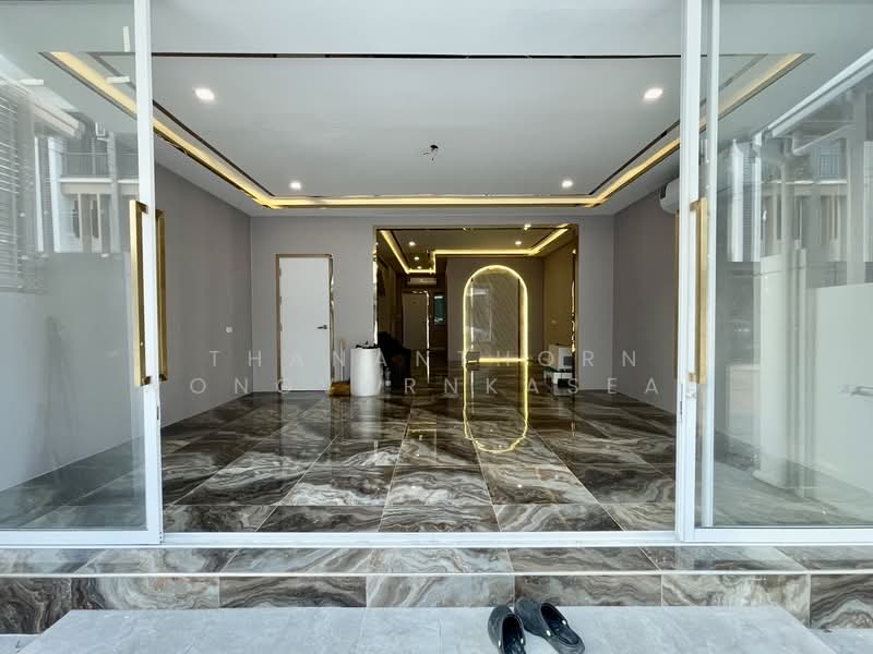 Patio Watcharapol-Ramindra, Bangkok, Watcharapol Road, Tha Rang, Bang Khen, Bangkok, 4 Bedrooms, 22 sqm, Townhouse For Rent, by Thananthorn Wongvarnkaseam, 500461117 - DDproperty.com