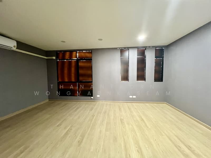 Patio Watcharapol-Ramindra, Bangkok, Watcharapol Road, Tha Rang, Bang Khen, Bangkok, 4 Bedrooms, 22 sqm, Townhouse For Rent, by Thananthorn Wongvarnkaseam, 500461117 - DDproperty.com