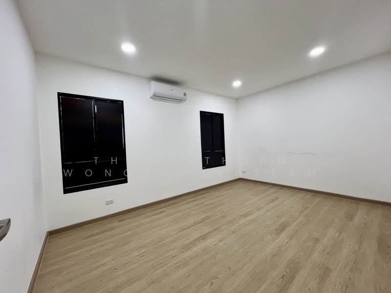 Patio Watcharapol-Ramindra, Bangkok, Watcharapol Road, Tha Rang, Bang Khen, Bangkok, 4 Bedrooms, 22 sqm, Townhouse For Rent, by Thananthorn Wongvarnkaseam, 500461117 - DDproperty.com