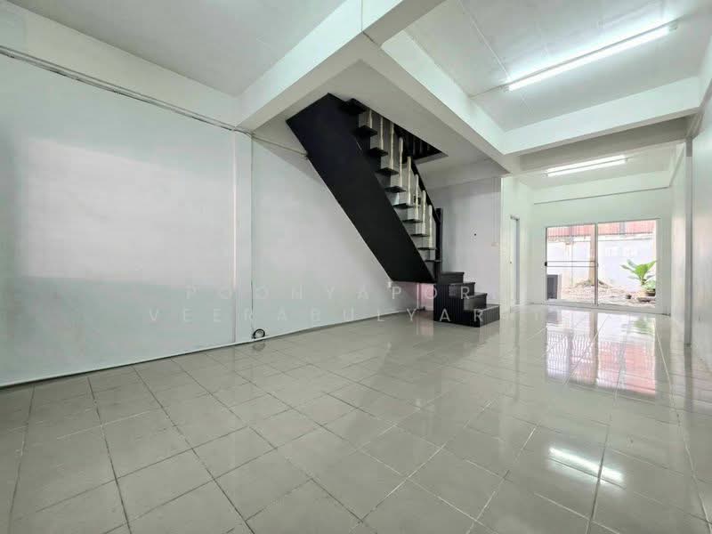 ใหเชาทาวนเฮาส : หมบานตวงทอง 6 - กำนนแมน 13, Bangkok, กัลปพฤกษ์, Bang Bon, Bang Bon, Bangkok, 3 Bedrooms, 112 sqm, Townhouse For Rent, by Poonyaporn Veerabulyarit, 500461222 - DDproperty.com