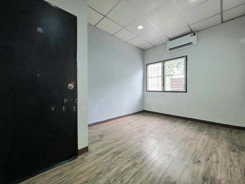 ใหเชาทาวนเฮาส : หมบานตวงทอง 6 - กำนนแมน 13, Bangkok, กัลปพฤกษ์, Bang Bon, Bang Bon, Bangkok, 3 Bedrooms, 112 sqm, Townhouse For Rent, by Poonyaporn Veerabulyarit, 500461222 - DDproperty.com