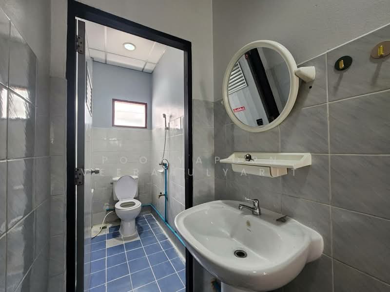 ใหเชาทาวนเฮาส : หมบานตวงทอง 6 - กำนนแมน 13, Bangkok, กัลปพฤกษ์, Bang Bon, Bang Bon, Bangkok, 3 Bedrooms, 112 sqm, Townhouse For Rent, by Poonyaporn Veerabulyarit, 500461222 - DDproperty.com