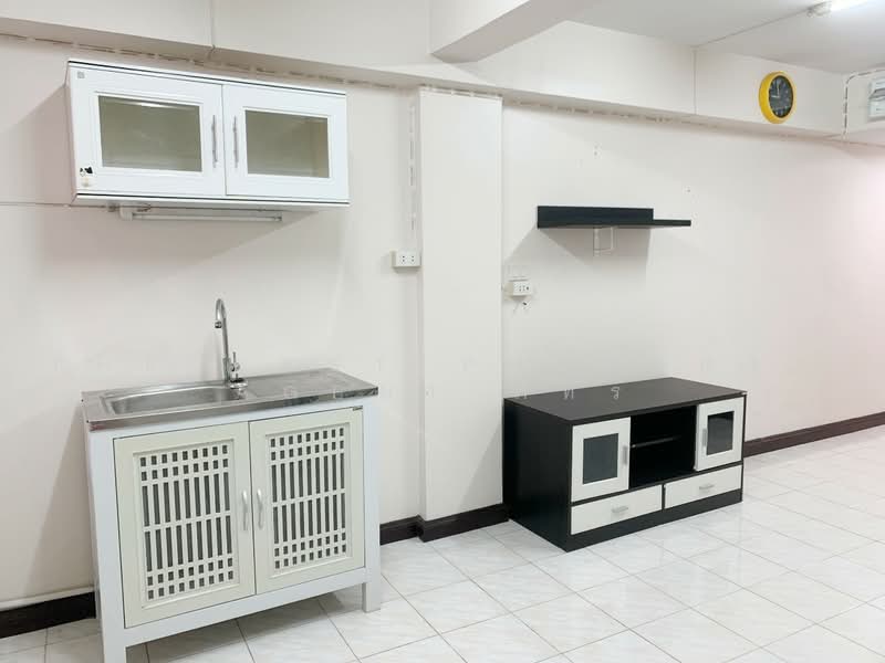 Century Park, Bangkok, 49 22 Vibhavadi-Rangsit Road, Jom Phon, Chatuchak, Bangkok, 2 Bedrooms, 49 sqm, Condo For Sale, by The Best Property Agent ภัทร, 500461238 - DDproperty.com