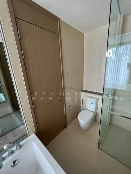 The Esse Asoke, Bangkok, 333 Soi Sukhumvit 21, Sukhumvit Road, Khlongtoei Nua, Watthana, Bangkok, 1 Bedroom, 46 sqm, Condo For Rent, by Banjarat Thanomchat, 500461289 - DDproperty.com
