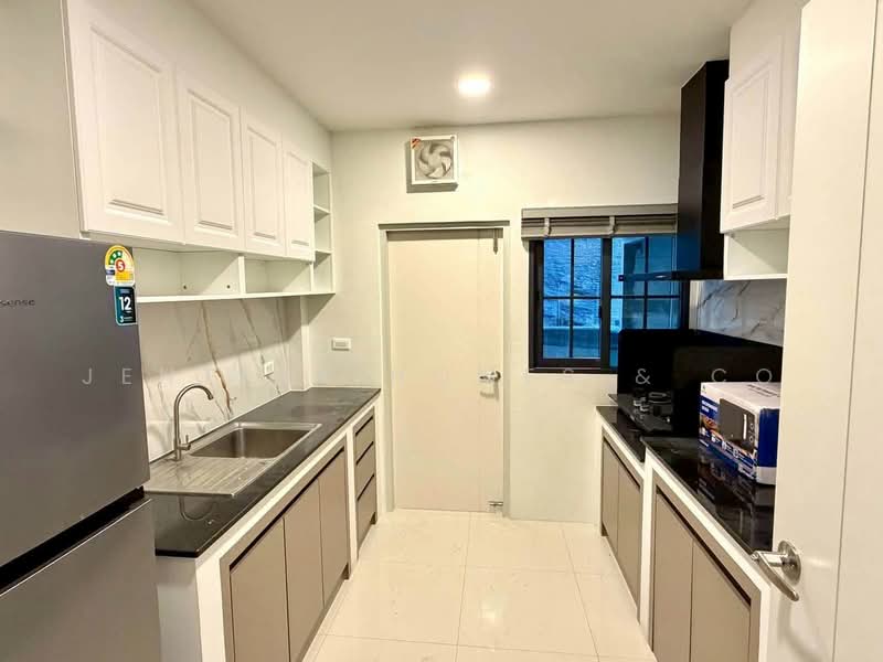Centro Bangna, Samut Prakan, 111 Soi 3, Bang Kaeo, Bang Plee, Samut Prakan, 4 Bedrooms, 300 sqm, Single Detached House For Rent, by Jentina Homes & Co, 500461304 - DDproperty.com