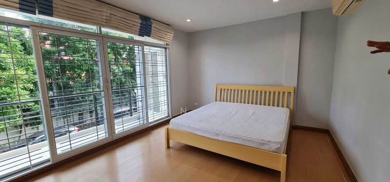 Townhome for Rent Baan Klang Muang Srinakarin 24 Newly Renovated (SPSEVE2174), Bangkok, สินทร, Suan Luang, Suan Luang, Bangkok, 3 Bedrooms, 170 sqm, Townhouse For Rent, by Khun EVE, 500461344 - DDproperty.com