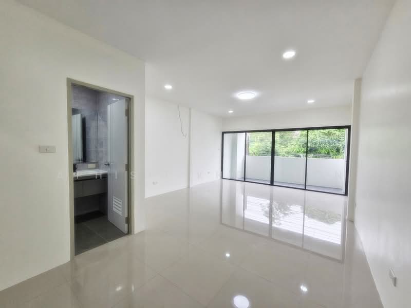 2-BR Townhouse, Bangkok, Khlong Kum, Bueng Kum, Bangkok, 2 Bedrooms, 157 sqm, Townhouse For Sale, by Aphisit Khotudon, 500461414 - DDproperty.com