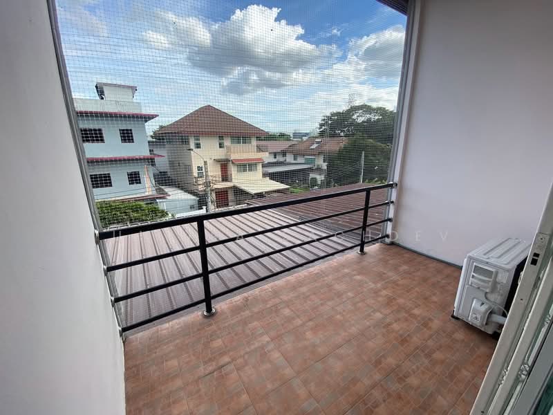 ทาวนโฮม 3 ชน พฒนาการ 31/1, Bangkok, Suan Luang, Bangkok, 4 Bedrooms, 270 sqm, Townhouse For Rent, by Sunitra Sachdev, 500461440 - DDproperty.com
