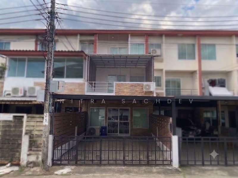 ทาวนโฮม 3 ชน พฒนาการ 31/1, Bangkok, Suan Luang, Bangkok, 4 Bedrooms, 270 sqm, Townhouse For Rent, by Sunitra Sachdev, 500461440 - DDproperty.com