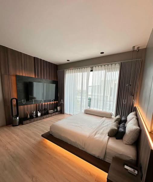 Nirvana DEFINE Ekkamai-Ramintra, Bangkok, Lat Phrao, Bangkok, 3 Bedrooms, 230 sqm, Townhouse For Sale, by Jutarat Jitmun, 500461488 - DDproperty.com