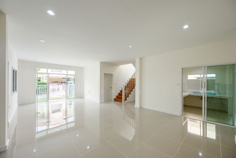 Prinyada Light Rama 5, Nonthaburi, Ratchapruek Road, Bang Krang, Muang Nonthaburi, Nonthaburi, 4 Bedrooms, 239 sqm, Single Detached House For Sale, by อานันท์ ขจรศักดิ์ว่องไว, 500461511 - DDproperty.com