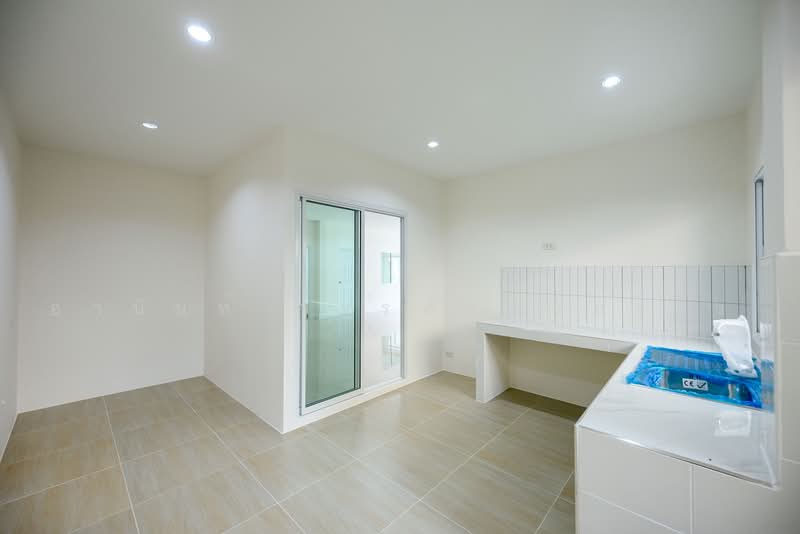 Prinyada Light Rama 5, Nonthaburi, Ratchapruek Road, Bang Krang, Muang Nonthaburi, Nonthaburi, 4 Bedrooms, 239 sqm, Single Detached House For Sale, by อานันท์ ขจรศักดิ์ว่องไว, 500461511 - DDproperty.com