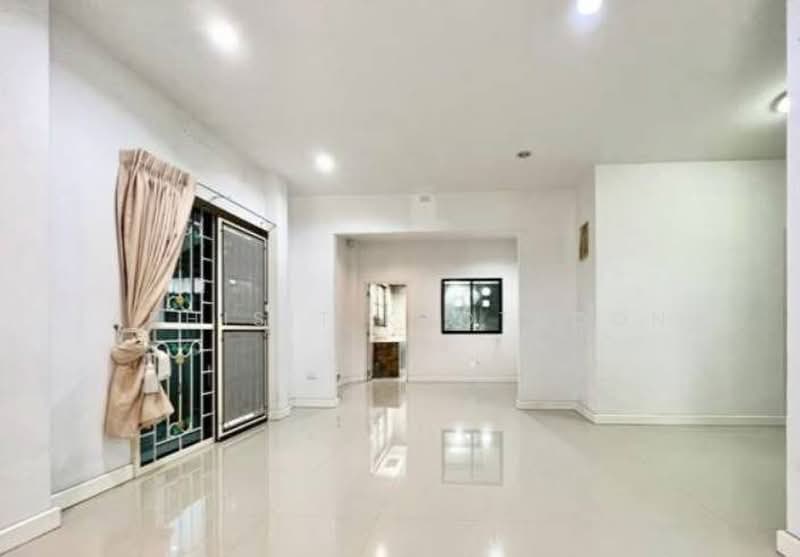 RK Home Park 2 Rama 9 - Wongwaen, Bangkok, 51 Patthana Chonabot 3 Rd, Khlong Song Ton Nun, Lat Krabang, Bangkok, 5 Bedrooms, 250 sqm, Single Detached House For Sale, by Aphisit Khotudon, 500461566 - DDproperty.com
