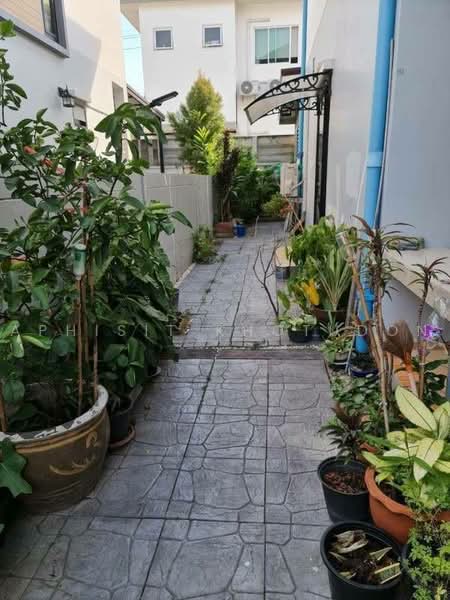 RK Home Park 2 Rama 9 - Wongwaen, Bangkok, 51 Patthana Chonabot 3 Rd, Khlong Song Ton Nun, Lat Krabang, Bangkok, 5 Bedrooms, 250 sqm, Single Detached House For Sale, by Aphisit Khotudon, 500461566 - DDproperty.com