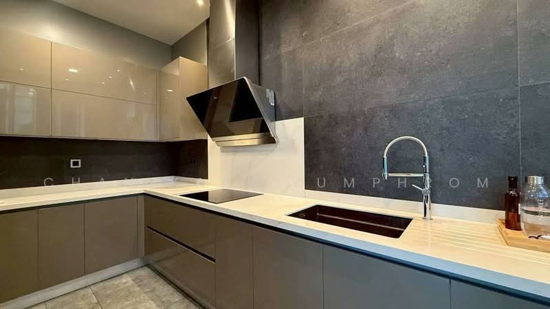 The Esse at Singha Complex, Bangkok, 1788 New Petchaburi Rd, Khlongtoei Nua, Watthana, Bangkok, 4 Bedrooms, 300 sqm, Condo For Sale, by Chanikarn Lumphrom, 500461643 - DDproperty.com
