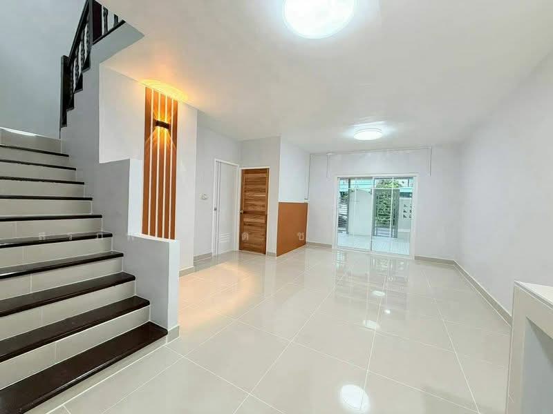 Baan Phrueksa 3 Bang Bua Thong, Nonthaburi, Soi Moobaan Phrueksa 3, Bang Khu Rat, Bang Bua Thong, Nonthaburi, 3 Bedrooms, 70 sqm, Townhouse For Sale, by สรภพ ยอดไชย (สีฝุ่น), 500461668 - DDproperty.com