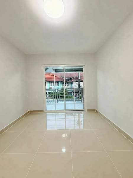 Baan Phrueksa 3 Bang Bua Thong, Nonthaburi, Soi Moobaan Phrueksa 3, Bang Khu Rat, Bang Bua Thong, Nonthaburi, 3 Bedrooms, 70 sqm, Townhouse For Sale, by สรภพ ยอดไชย (สีฝุ่น), 500461668 - DDproperty.com