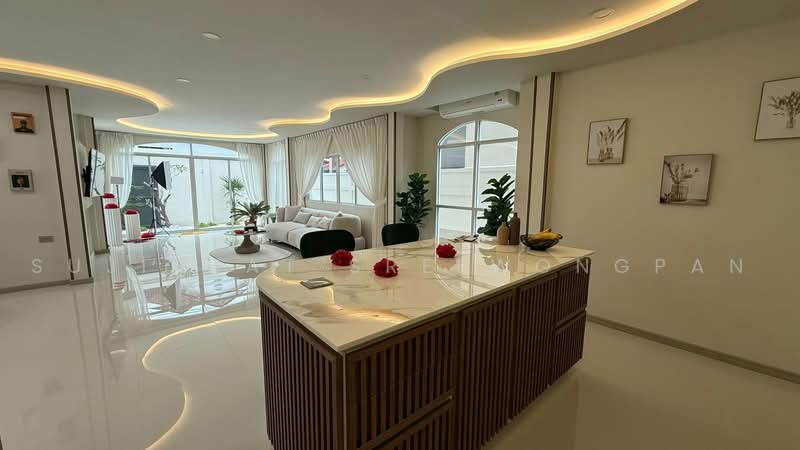 Emerald villa, ชลบุรี, ทุ่งกลม, หนองปรือ, บางละมุง, ชลบุรี, 280 ตร.ม., วิลล่า ขาย, โดย Sujiphat Sreewongpan, 500461672 - DDproperty.com